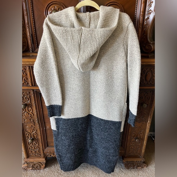 Essue cream/black color block minimalist neutral long open front hooded cardigan - Picture 2 of 7